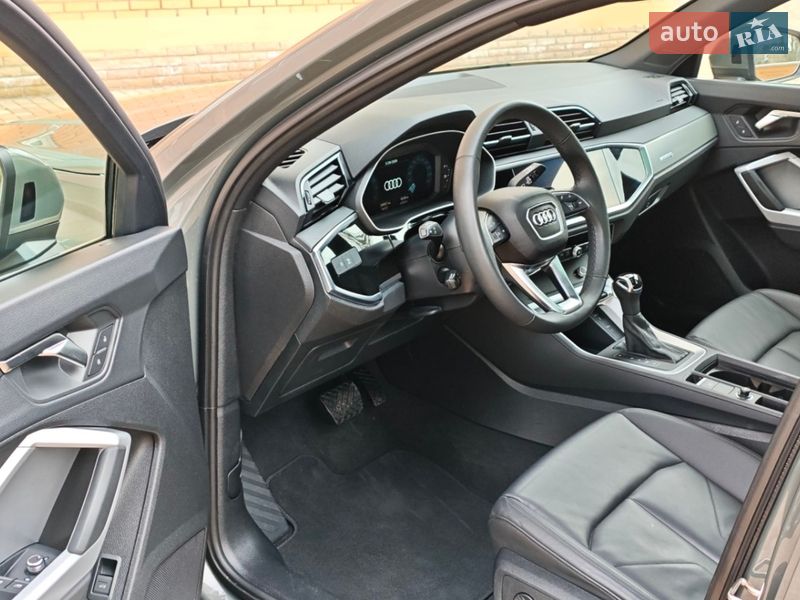 Позашляховик / Кросовер Audi Q3 2025 в Одесі фото 17 Позашляховик / Кросовер Audi Q3 2025 в Одесі