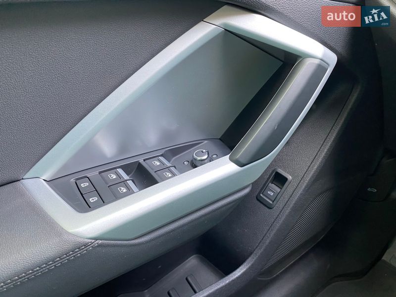 Позашляховик / Кросовер Audi Q3 2020 в Одесі фото 14 Позашляховик / Кросовер Audi Q3 2020 в Одесі