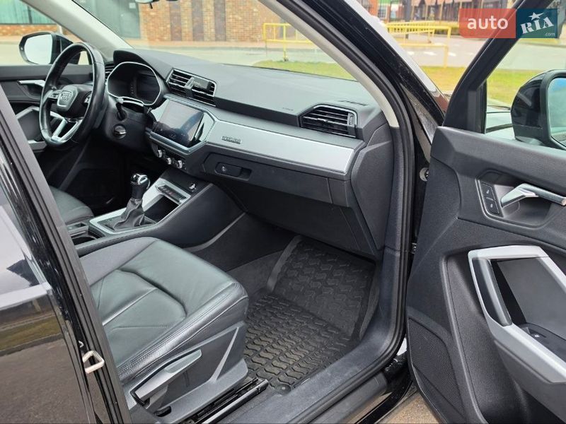Позашляховик / Кросовер Audi Q3 2021 в Києві