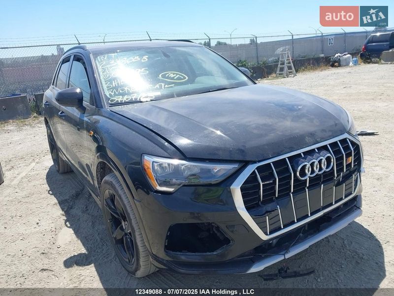 Позашляховик / Кросовер Audi Q3 2021 в Києві