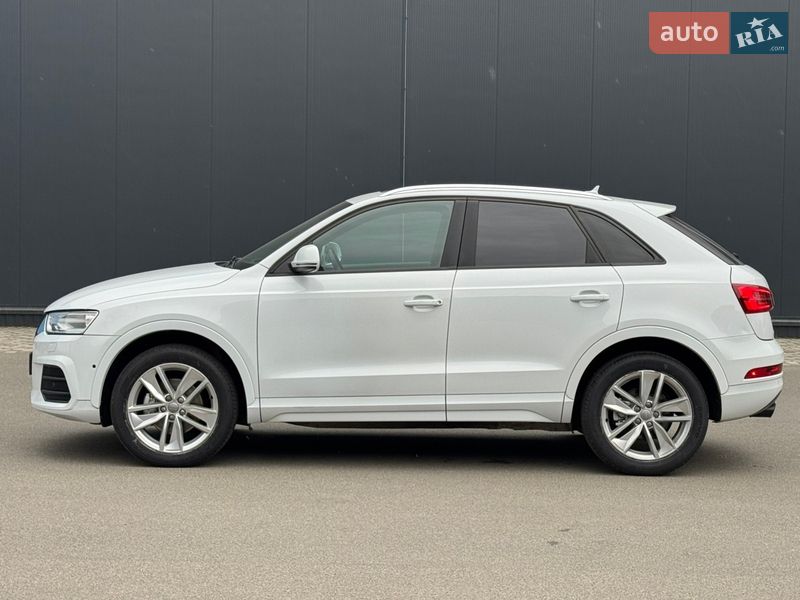 Внедорожник / Кроссовер Audi Q3 2017 в Киеве