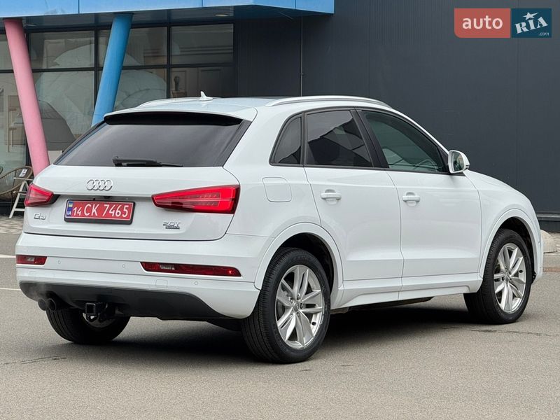 Внедорожник / Кроссовер Audi Q3 2017 в Киеве