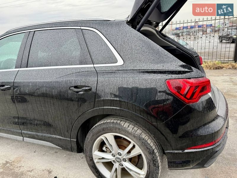 Внедорожник / Кроссовер Audi Q3 2019 в Киеве