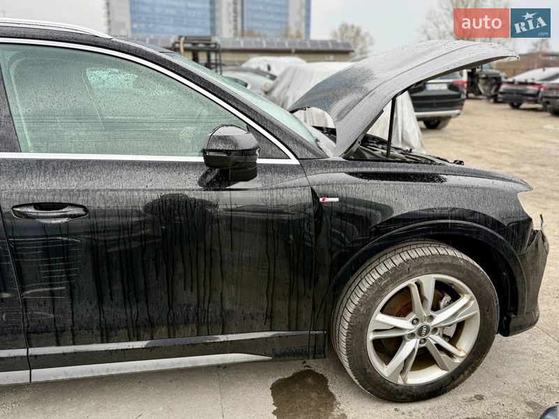 Внедорожник / Кроссовер Audi Q3 2019 в Киеве