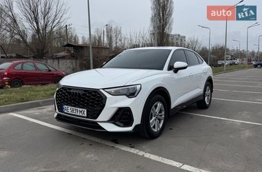 Внедорожник / Кроссовер Audi Q3 2020 в Киеве