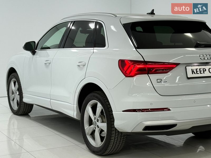 Позашляховик / Кросовер Audi Q3 2021 в Одесі