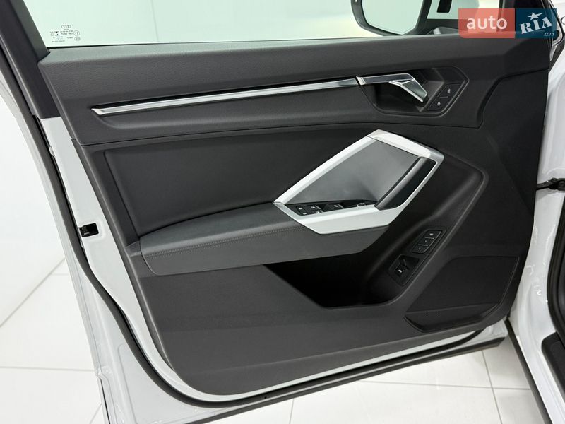 Позашляховик / Кросовер Audi Q3 2021 в Одесі