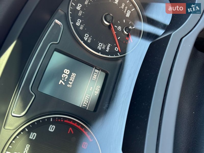 Внедорожник / Кроссовер Audi Q3 2015 в Сумах