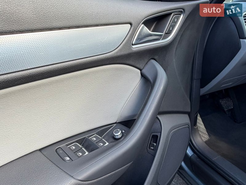 Позашляховик / Кросовер Audi Q3 2015 в Києві