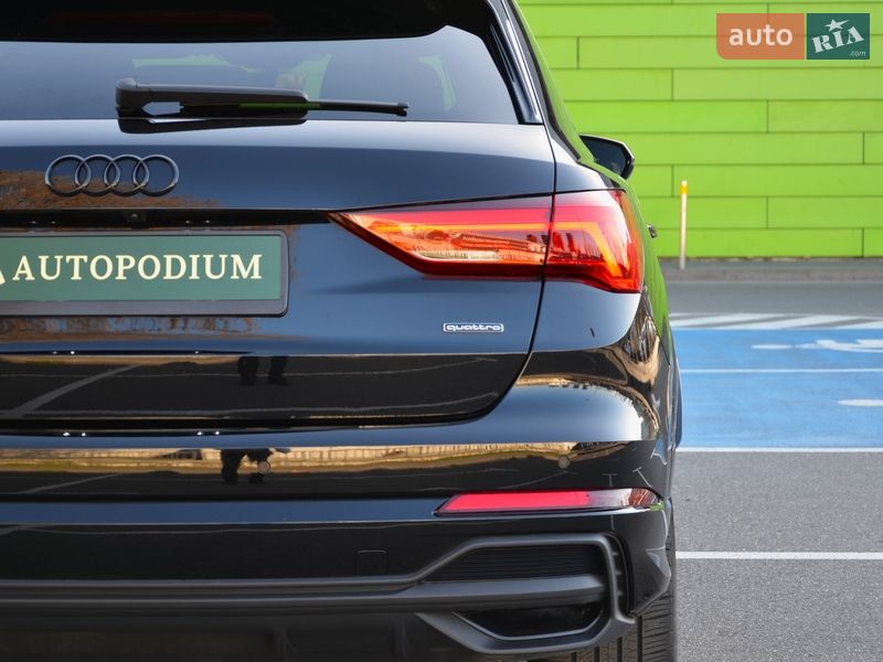 Позашляховик / Кросовер Audi Q3 2023 в Києві