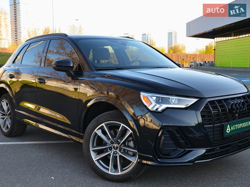 Позашляховик / Кросовер Audi Q3 2023 в Києві