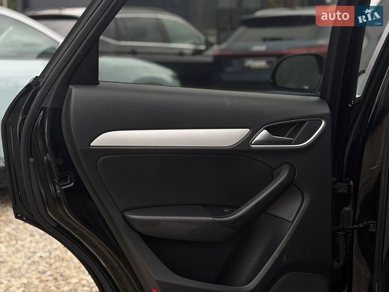 Позашляховик / Кросовер Audi Q3 2017 в Стрию