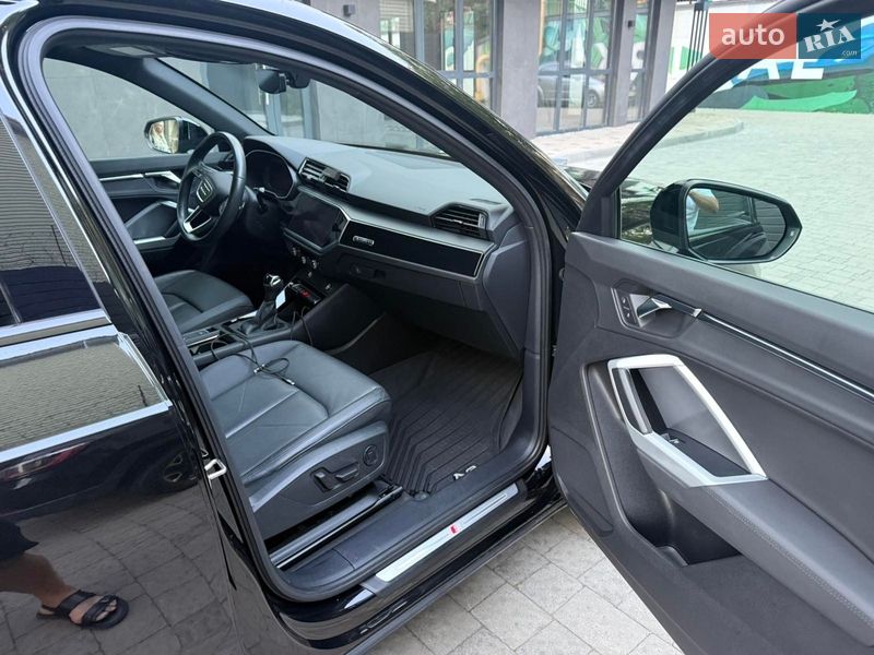 Внедорожник / Кроссовер Audi Q3 2020 в Львове