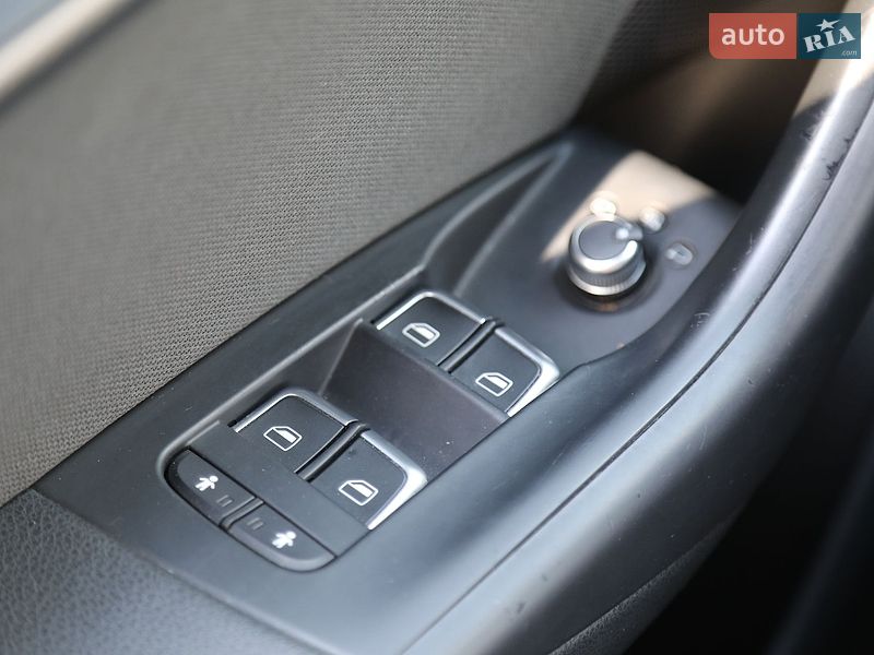 Внедорожник / Кроссовер Audi Q3 2016 в Харькове