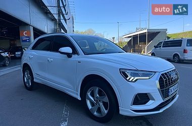 Внедорожник / Кроссовер Audi Q3 2020 в Киеве