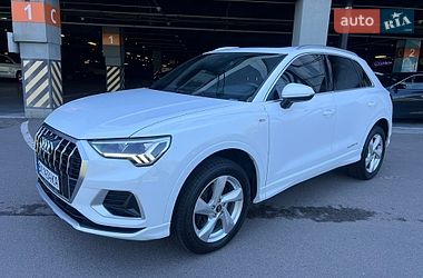 Внедорожник / Кроссовер Audi Q3 2020 в Киеве