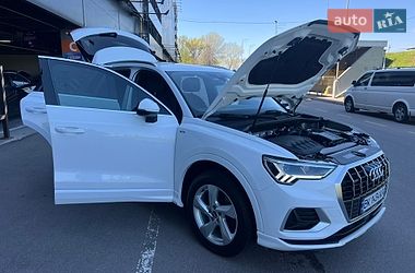 Внедорожник / Кроссовер Audi Q3 2020 в Киеве