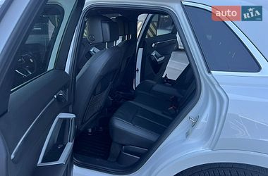 Внедорожник / Кроссовер Audi Q3 2020 в Киеве