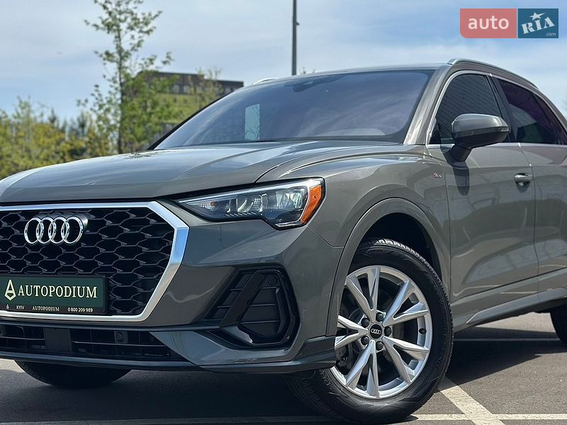 Внедорожник / Кроссовер Audi Q3 2020 в Киеве