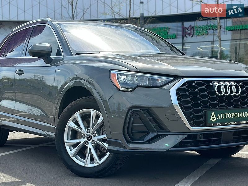 Внедорожник / Кроссовер Audi Q3 2020 в Киеве