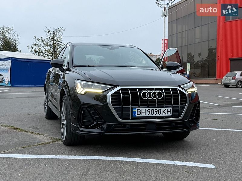 Внедорожник / Кроссовер Audi Q3 2019 в Одессе
