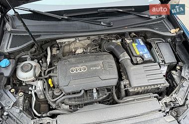 Внедорожник / Кроссовер Audi Q3 2019 в Одессе
