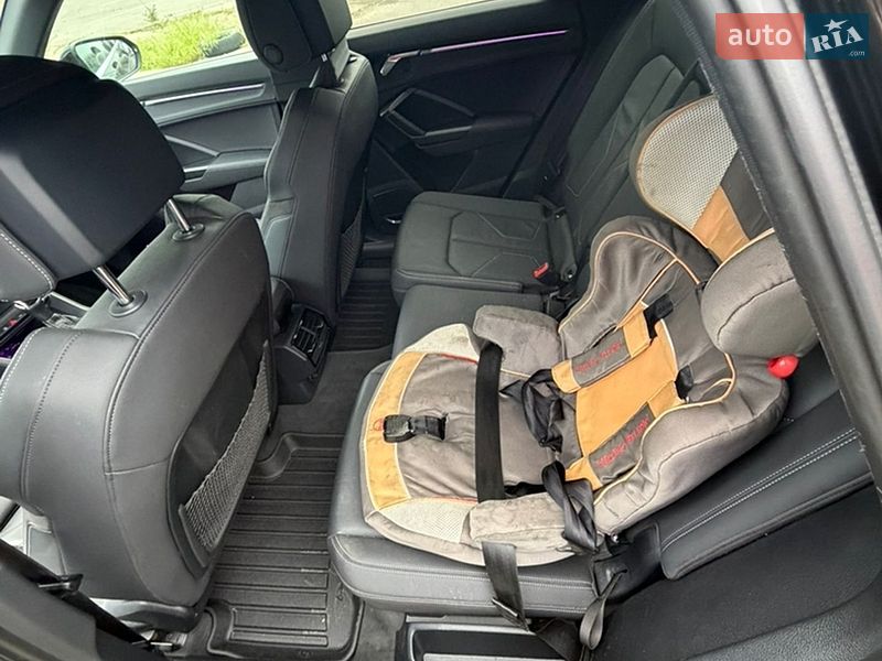 Внедорожник / Кроссовер Audi Q3 2019 в Одессе