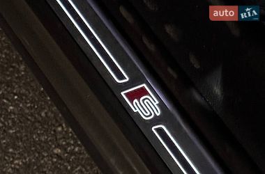 Внедорожник / Кроссовер Audi Q3 2020 в Киеве