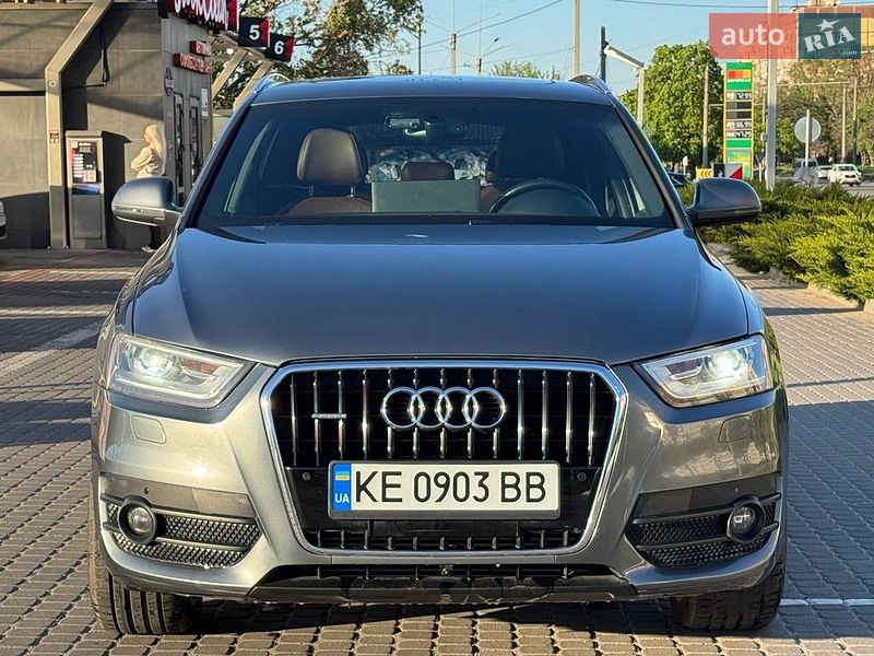 Внедорожник / Кроссовер Audi Q3 2015 в Днепре