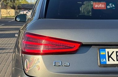 Внедорожник / Кроссовер Audi Q3 2015 в Днепре