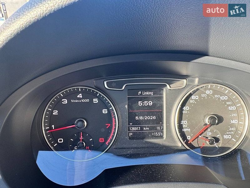 Внедорожник / Кроссовер Audi Q3 2015 в Днепре
