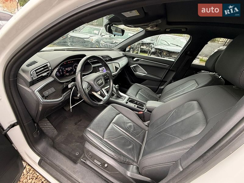Внедорожник / Кроссовер Audi Q3 2020 в Стрые