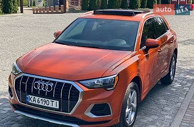 Внедорожник / Кроссовер Audi Q3 2021 в Киеве