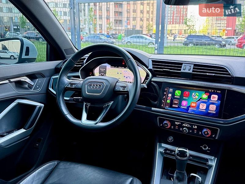 Позашляховик / Кросовер Audi Q3 2020 в Києві