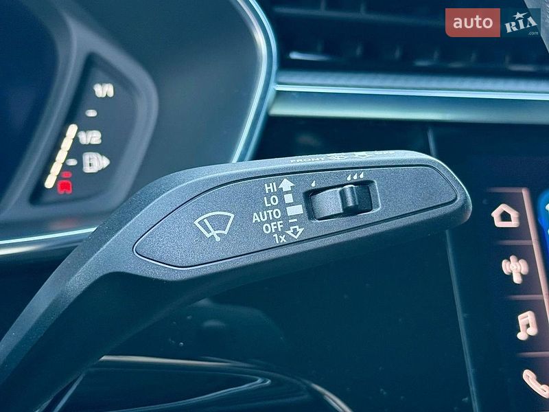 Позашляховик / Кросовер Audi Q3 2020 в Києві