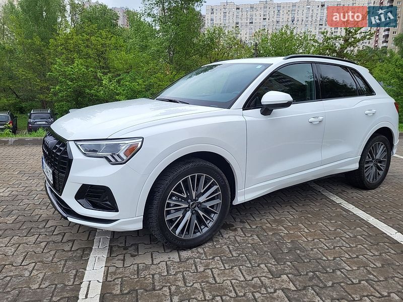 Внедорожник / Кроссовер Audi Q3 2022 в Киеве