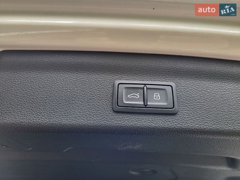 Внедорожник / Кроссовер Audi Q3 2022 в Киеве