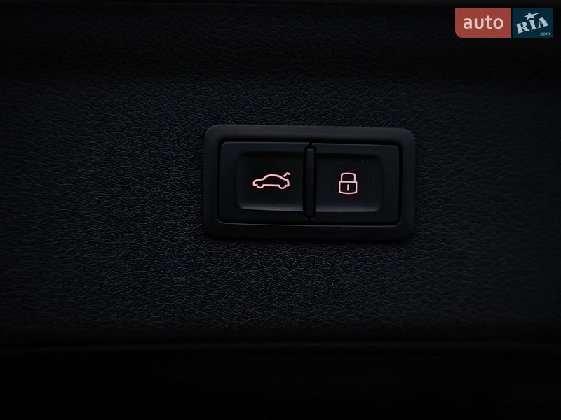 Внедорожник / Кроссовер Audi Q3 2016 в Киеве