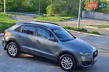 Позашляховик / Кросовер Audi Q3 2014 в Києві
