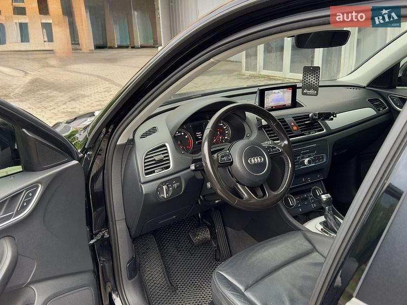 Внедорожник / Кроссовер Audi Q3 2017 в Черновцах
