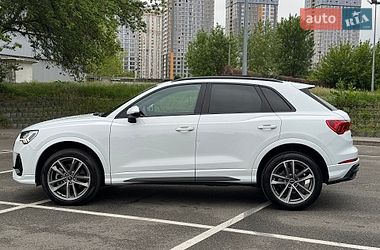 Внедорожник / Кроссовер Audi Q3 2023 в Киеве