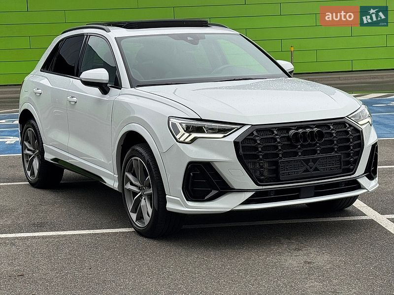 Внедорожник / Кроссовер Audi Q3 2023 в Киеве