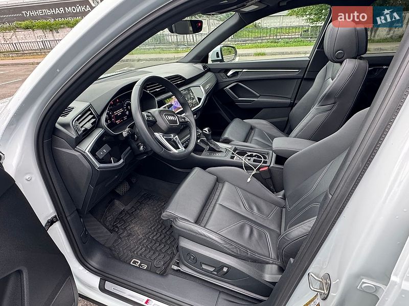 Внедорожник / Кроссовер Audi Q3 2023 в Киеве