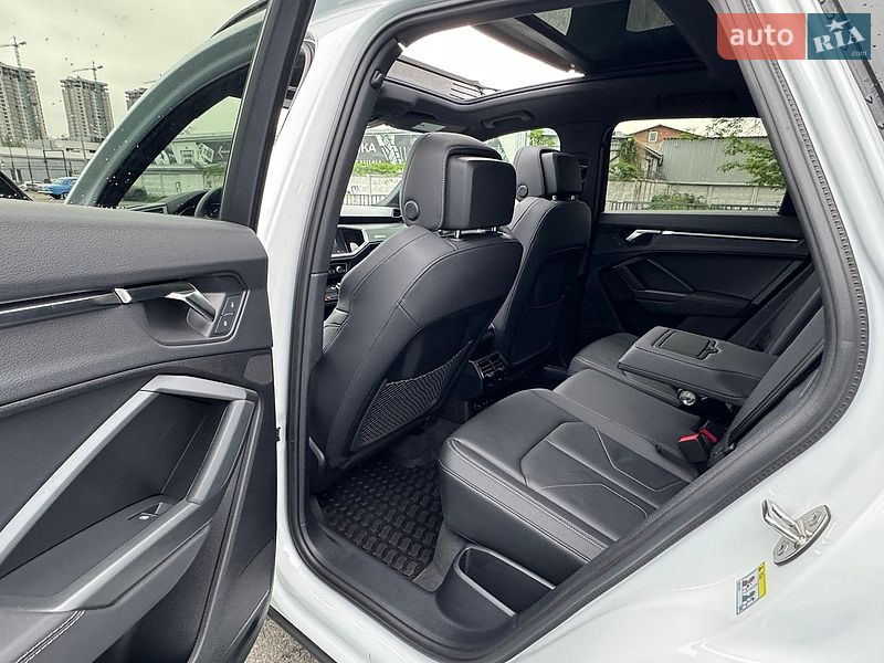 Внедорожник / Кроссовер Audi Q3 2023 в Киеве