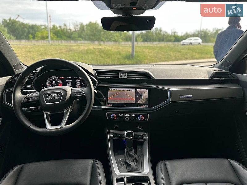 Позашляховик / Кросовер Audi Q3 2024 в Києві