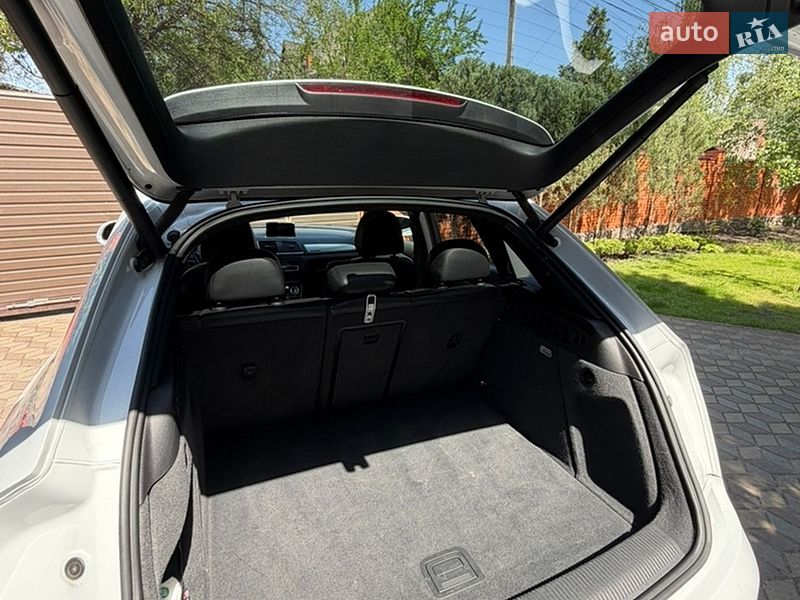 Внедорожник / Кроссовер Audi Q3 2015 в Днепре