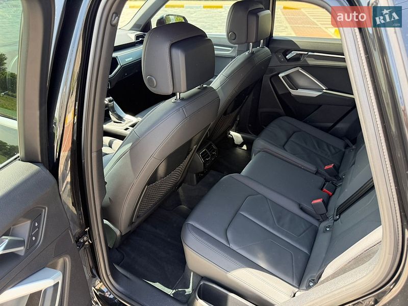 Внедорожник / Кроссовер Audi Q3 2020 в Киеве