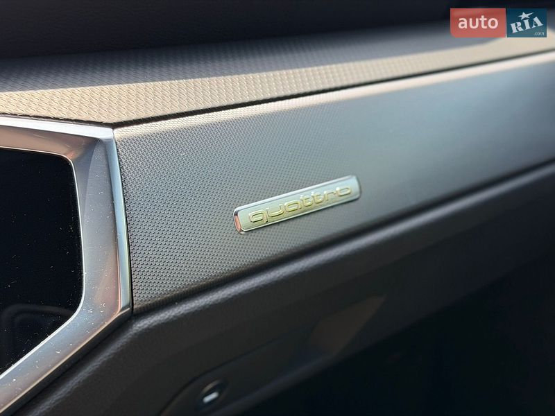 Внедорожник / Кроссовер Audi Q3 2020 в Киеве