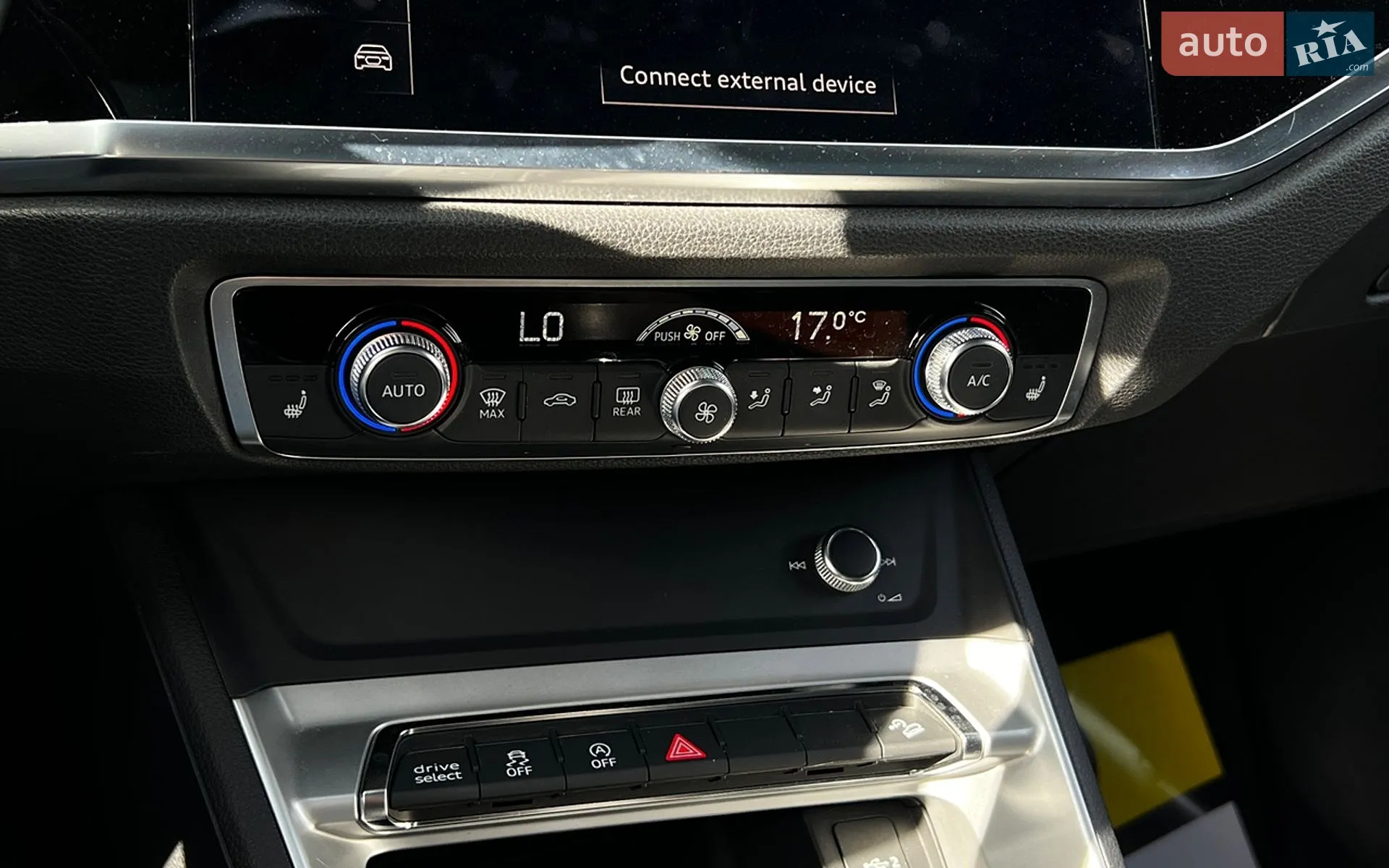 2019 Audi Q3 - мініатюра 18