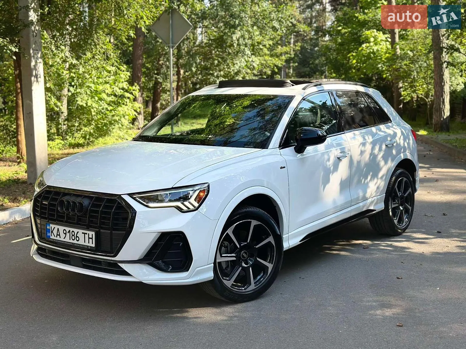 2022 Audi Q3 - фото 1